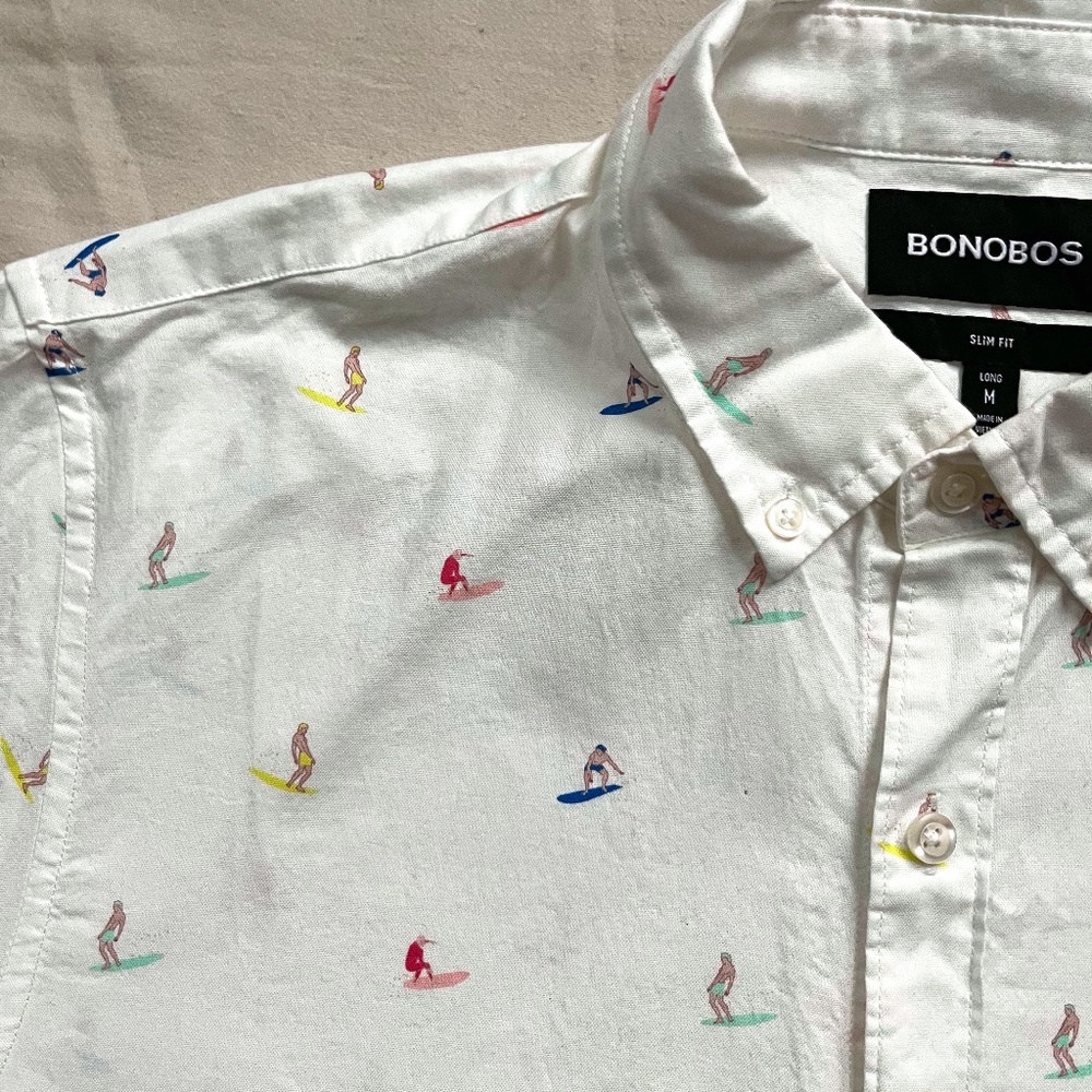 Bonobos Riviera Short Sleeve Shirt | White Cowabunga Surfing | Slim M Long 🏄‍♂️